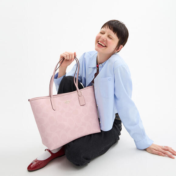 City Tote Bag In Signature Canvas - Picture 5 of 9